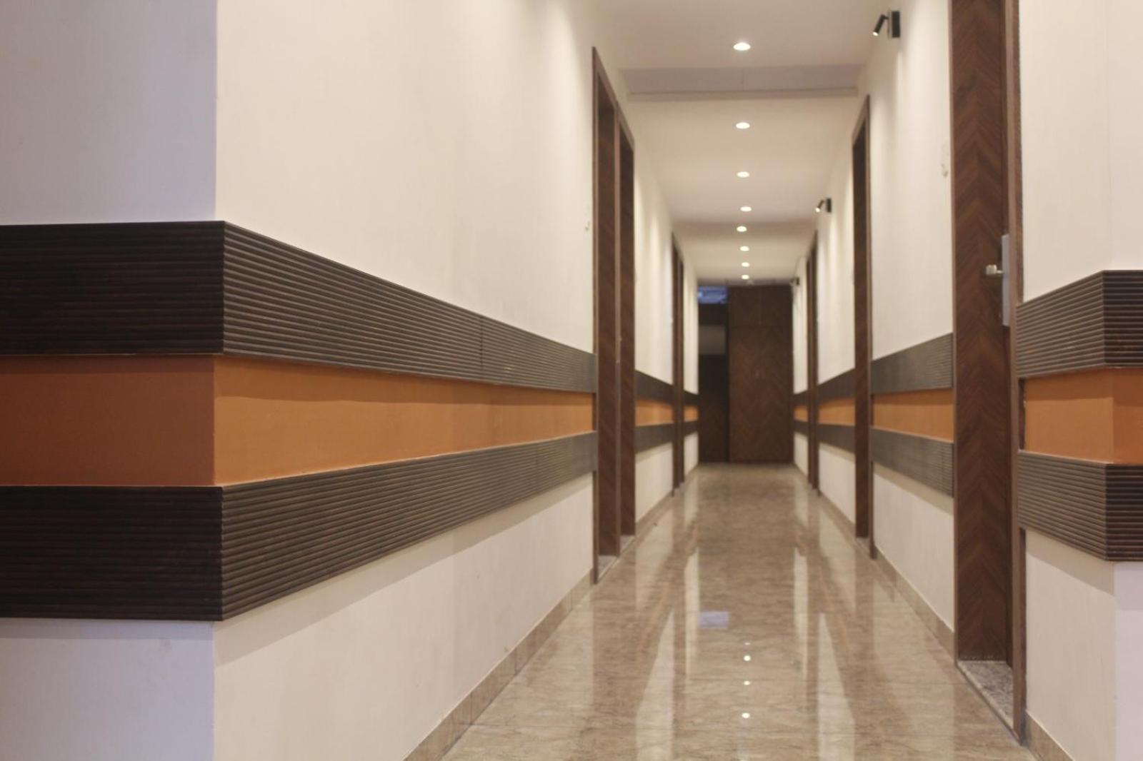 Hotel Metro Inn Мумбай Екстериор снимка